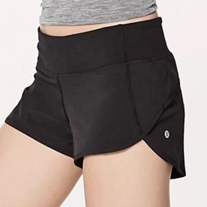 🍋Lululemon ‘speed up” short (2.5 inch) 🍋